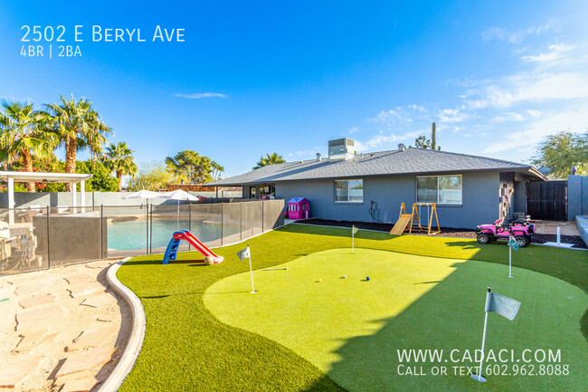 Building Photo - Modern 4 bed 2 bath home with a pool!