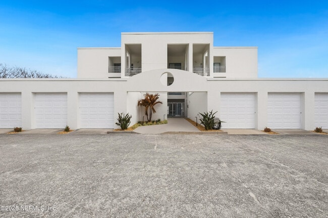 Building Photo - 75 Comares Ave