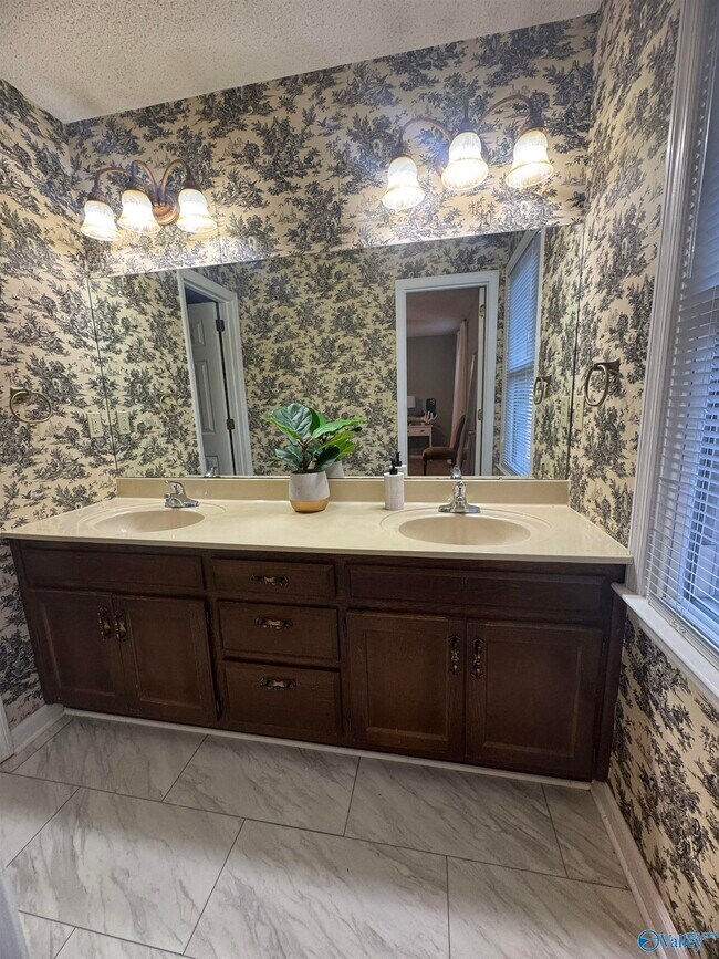 Building Photo - 6928 Steeplechase Dr NW