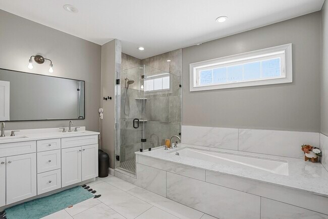 Building Photo - 279 W Central St