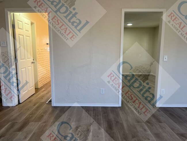 Building Photo - Great 4 Bedroom!!!