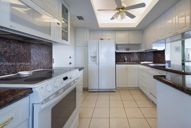 Building Photo - 4010 Galt Ocean Dr