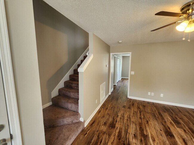 Building Photo - 4048 New Grange Cir