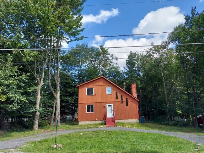 Building Photo - 105 Feather Ln
