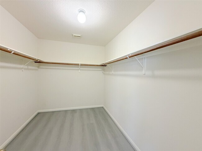 Building Photo - 4707 Meadowthorn Ct