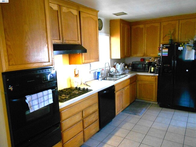Building Photo - 1257 Henderson Ln