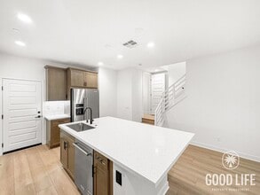 Building Photo - Modern 3BD/3BA in San Marcos