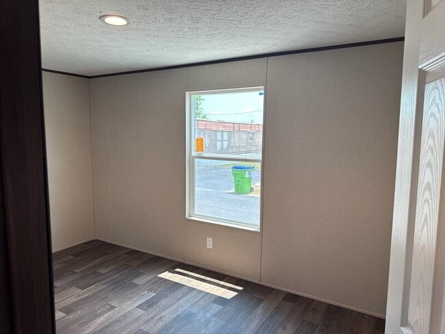 Building Photo - 2130 Rand Morgan Rd