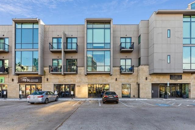 Building Photo - 5320 E Mockingbird Ln