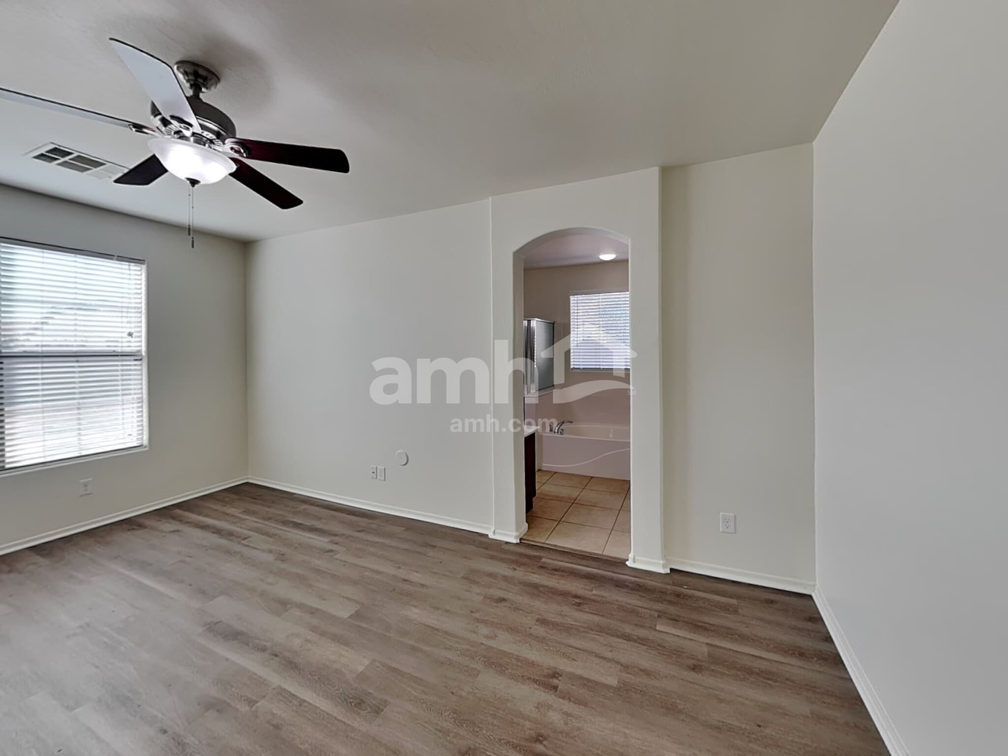 Building Photo - 15179 W Montecito Ave