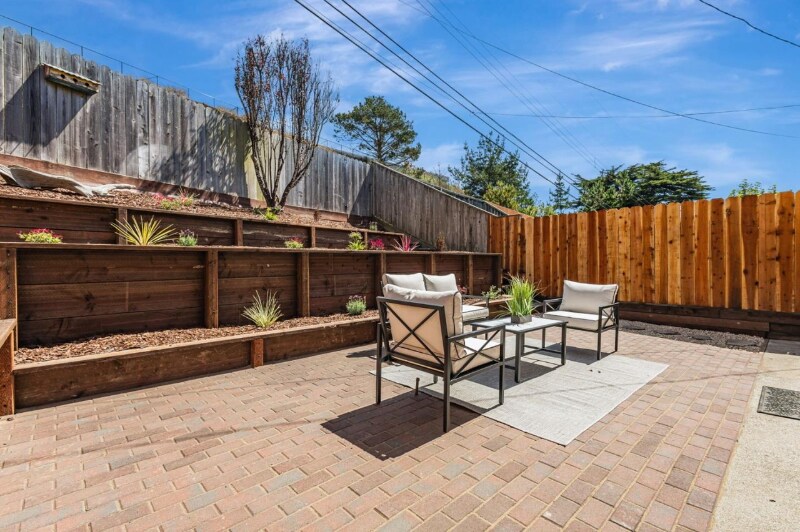 Building Photo - 157 Longview Dr