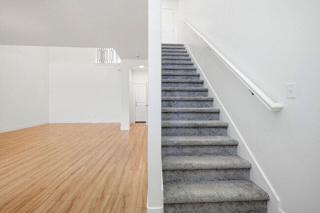 Building Photo - 1627 W Talus Rdg Dr