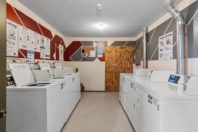 Building Photo - Modern 2BD/2BTH Condo for Lease Richmond V...