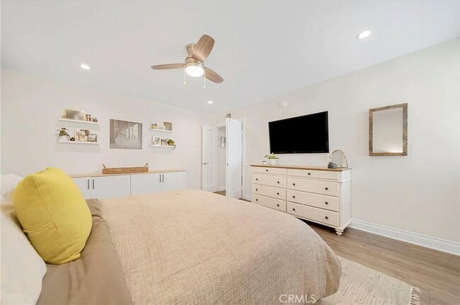 Building Photo - "Chic 1-Bed Encino Apartment with Modern A...