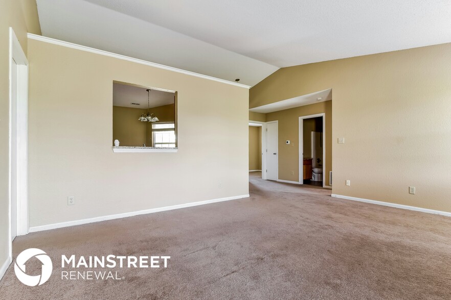 Building Photo - 2736 Woodfield Blvd