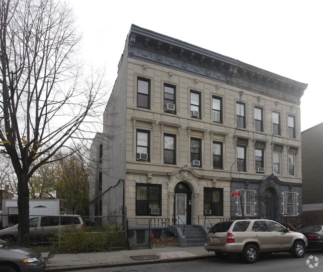 Primary Photo - 205 Franklin Ave