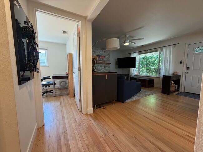 Building Photo - Fully Furnished 3BR/2BA Sacramento Home |  Flexible 3–12 Month Leases