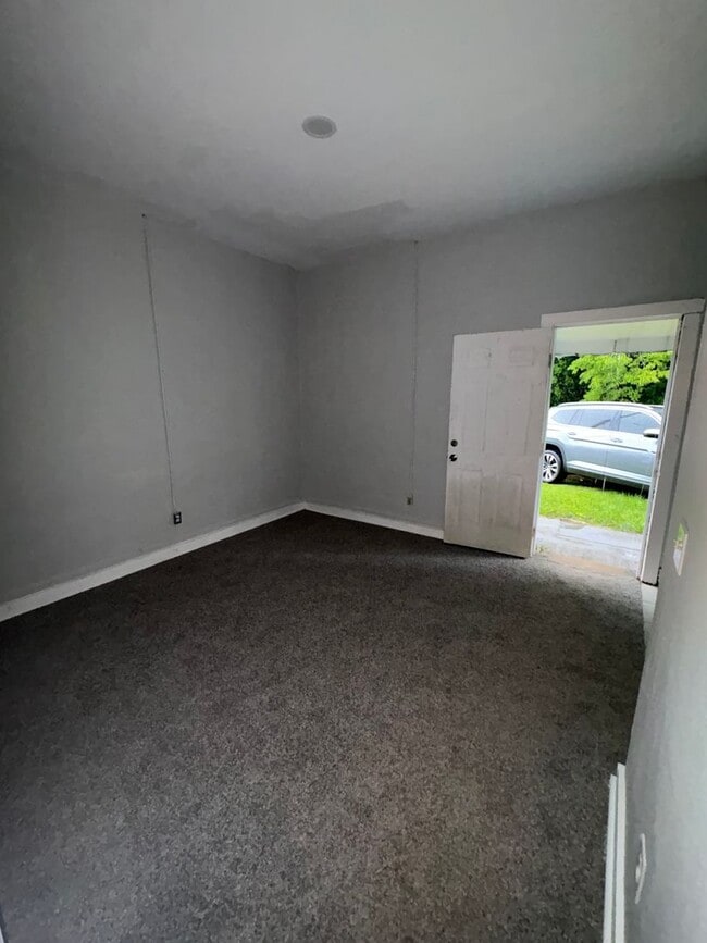 Building Photo - 117 Trojan Way