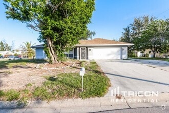 Building Photo - 99 Sandhurst Dr
