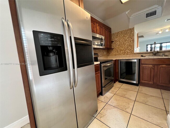 Building Photo - 1187 NW 124th Ave