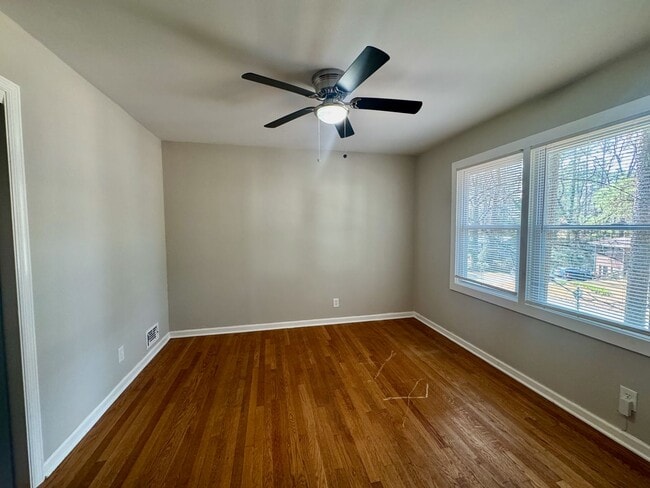 Building Photo - Awesome in Atlanta - 4 Bedrooms