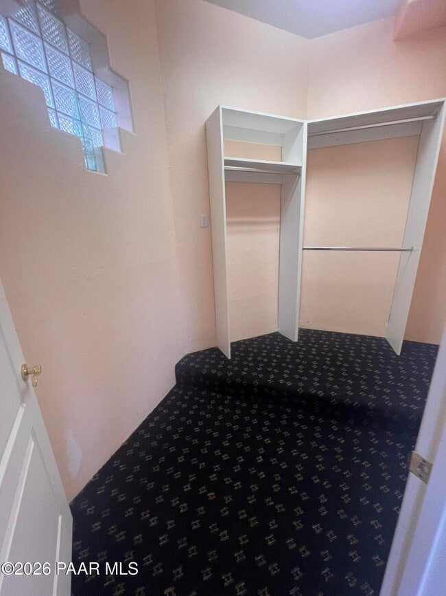 Building Photo - 3160 Rainbow Ridge Dr