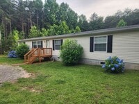 Building Photo - Peaceful Living on 2.36 Acres in Troutman!