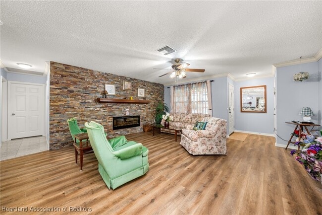 Building Photo - 360 Grove Cir