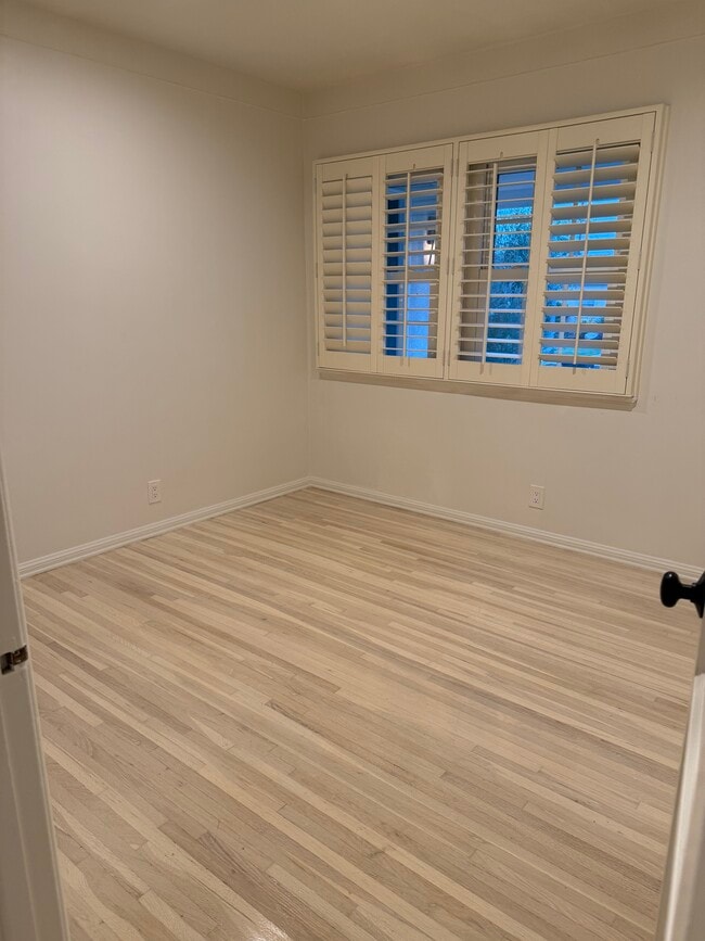 Building Photo - 7822 Bleriot Ave