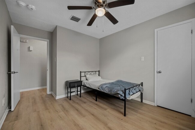 Building Photo - 22114 Merrymount Dr