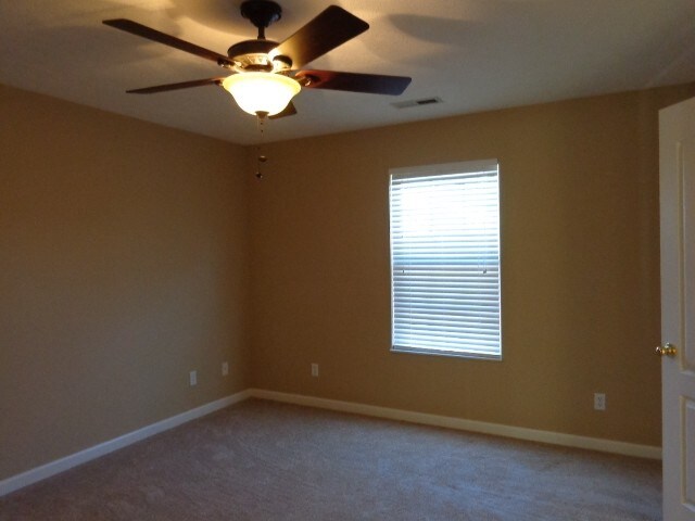 Building Photo - 2276 Pewter Dr