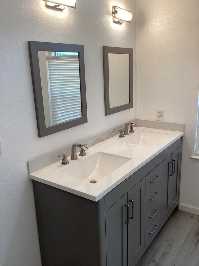 Building Photo - Spacious 4-Bedroom Home in a Desirable Yuba City Neighborhood