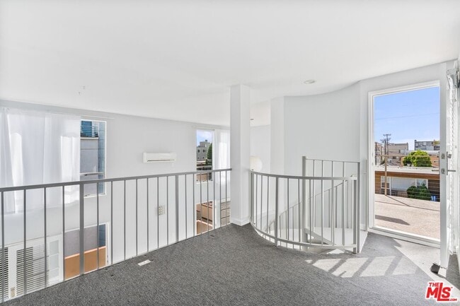 Building Photo - 110 Fleet St