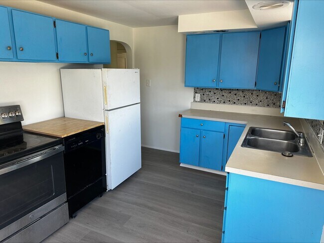 Building Photo - 2bd/1ba Seattle Home