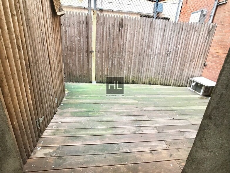 Building Photo - W 53RD ST.