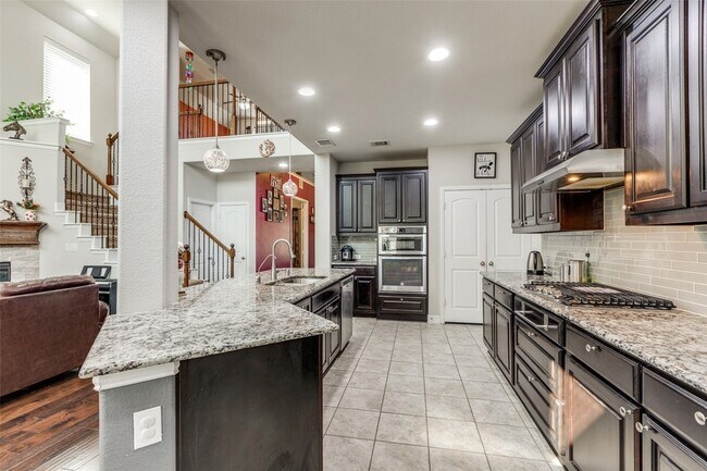 Building Photo - 8609 McCutchins Dr