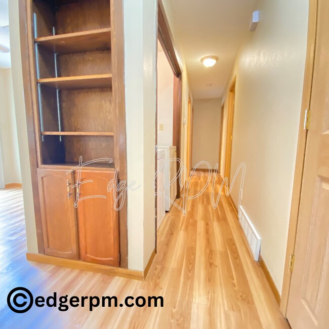 Building Photo - 2624 W 3rd St