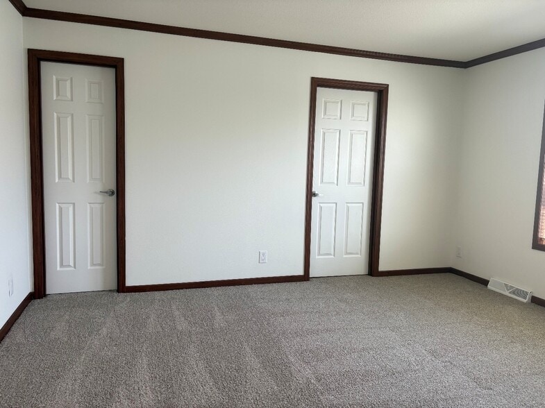Building Photo - 2431 Four Seasons Dr
