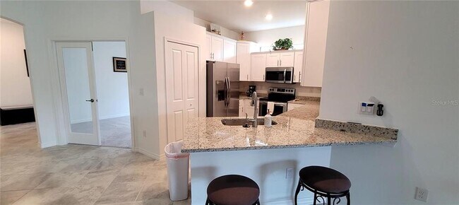 Building Photo - 2168 Gardenia Ave