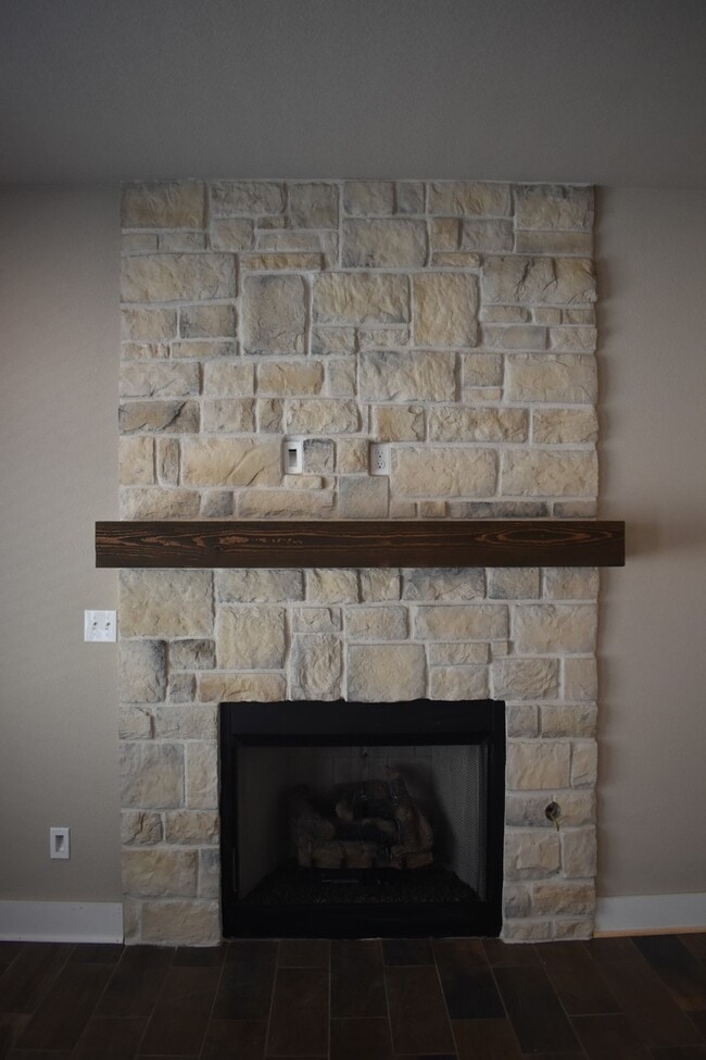 Building Photo - Upscale 4 Bedroom 3.5 Bathroom Home in Fayetteville!!