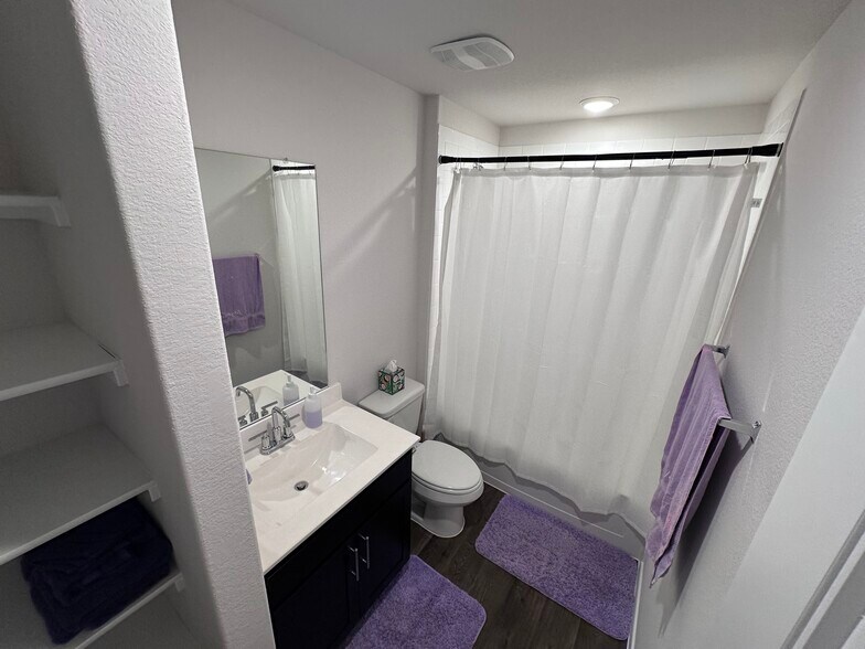 Building Photo - 121 Escala Way
