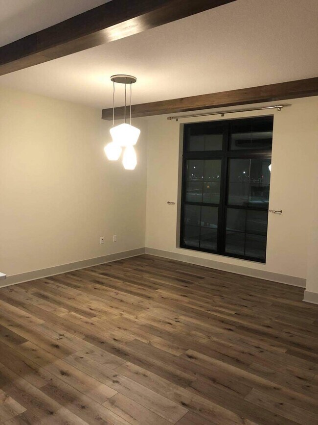 Building Photo - 6460 Galleria Dr