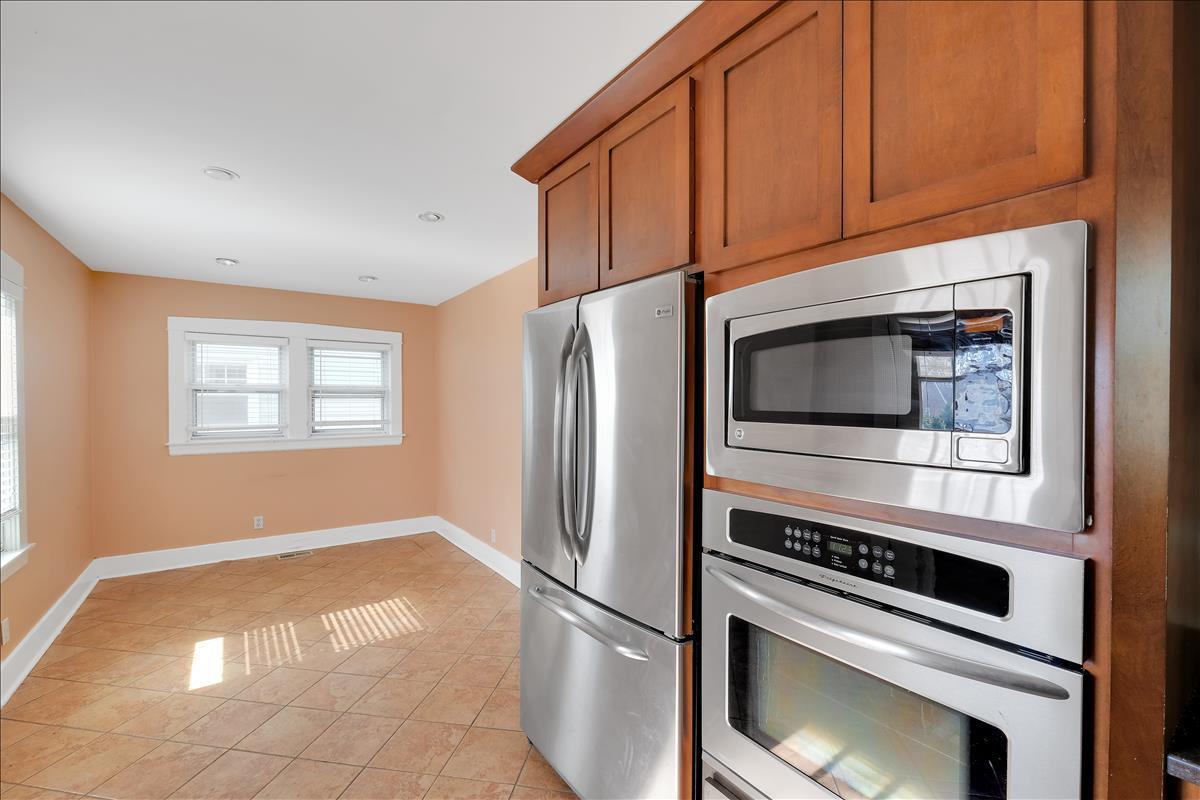 Eat in Kitchen - 614 Merwin Ave