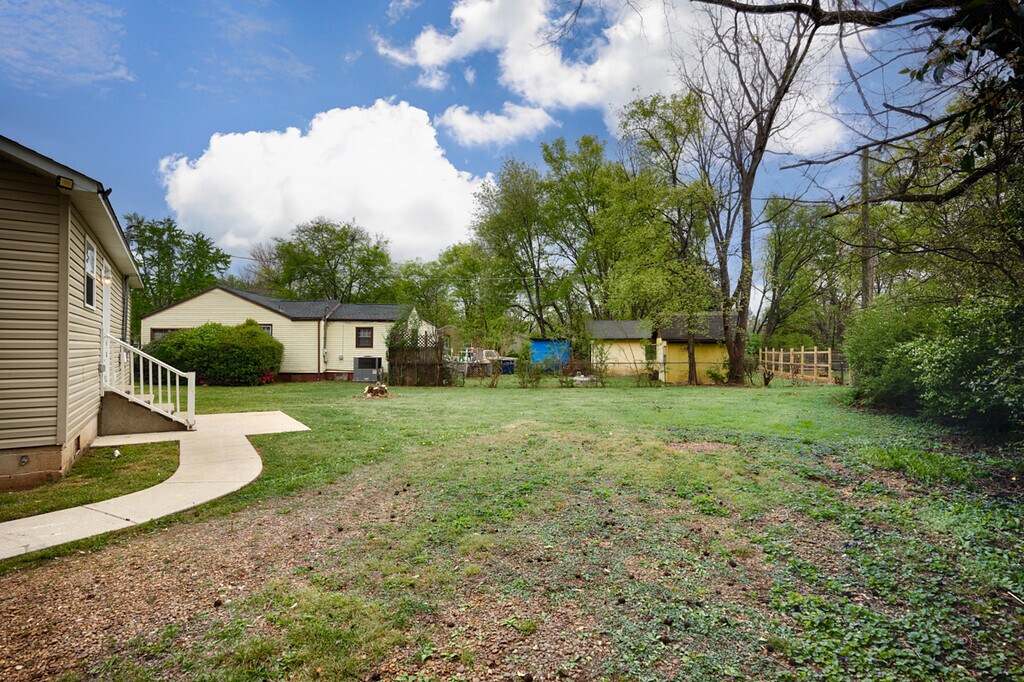 Building Photo - 800 Linwood Dr NW