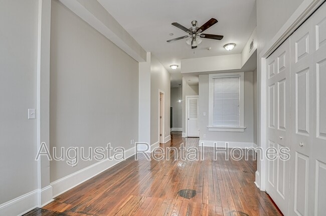 Building Photo - 1246 Broad St