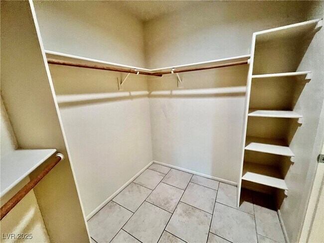 Building Photo - 8420 Airmont Ct