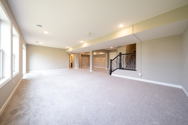 Building Photo - 6421 Bluestem Cir