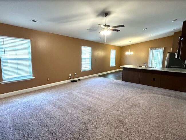 Building Photo - BEAUTIFUL THREE BED, TWO BATH FULL BRICK H...