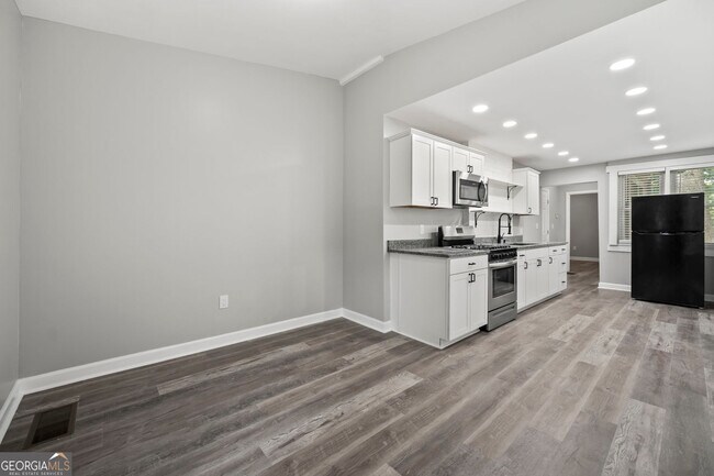Building Photo - 1126 Briarcliff Pl NE