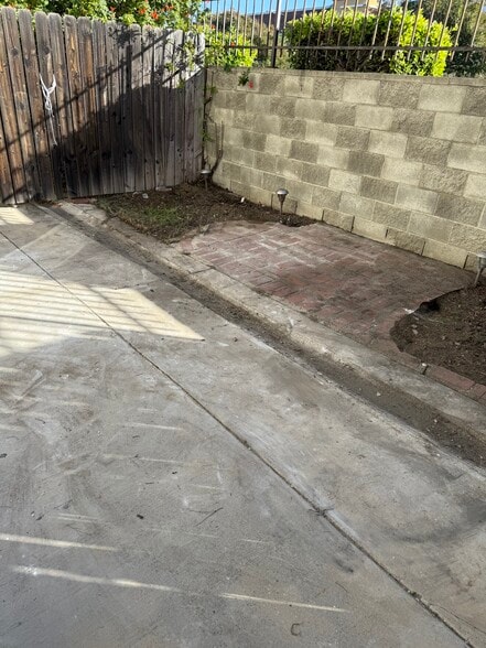 Private Garden area - 8900 Foothill Blvd
